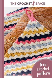 striped crochet pot holders || editor