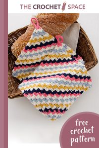 striped crochet pot holders || editor