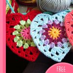 Sunburst Crocheted Granny Hearts. 2x granny hearts in different colors || thecrochetspace.com