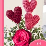 Super Cute Crocheted Little Hearts. In among a basket of roses. Valentine || thecrochetspace.com