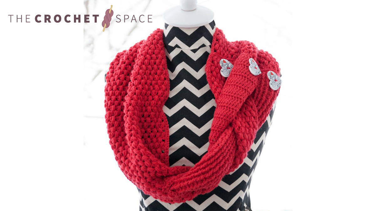 super cute crocheted love infinity scarf || editor