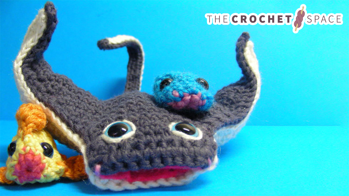 super cute crocheted manta ray || editor