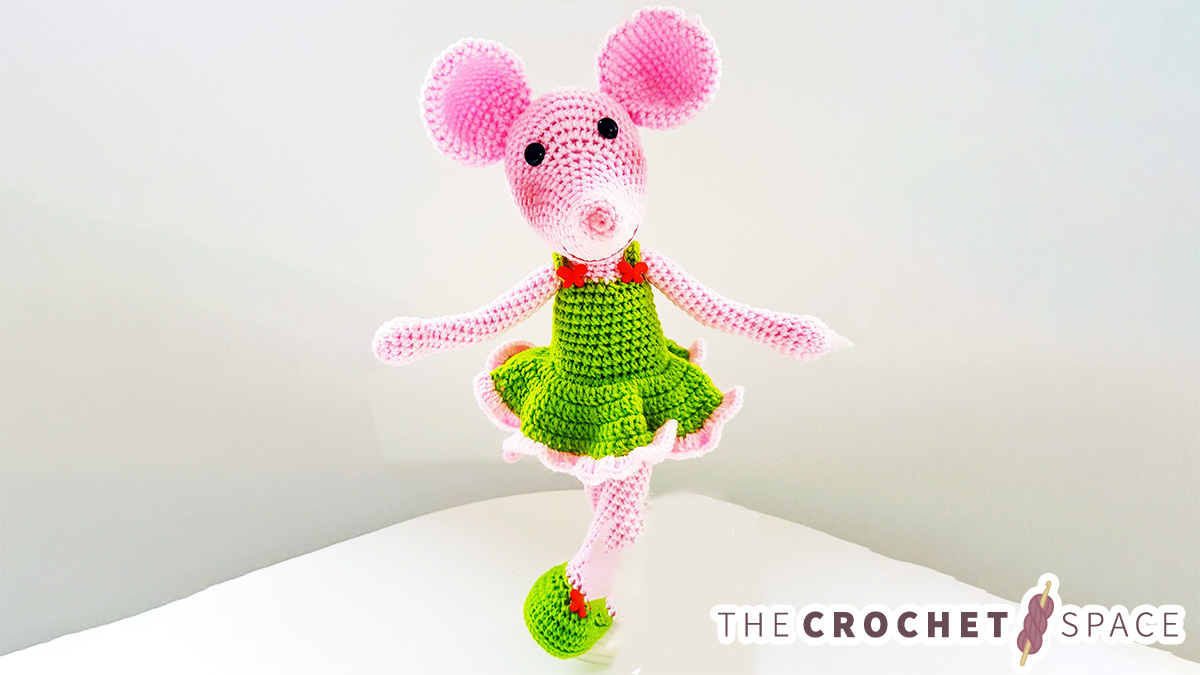 Sweet Crochet Dancing Mouse || thecrochetspace.com