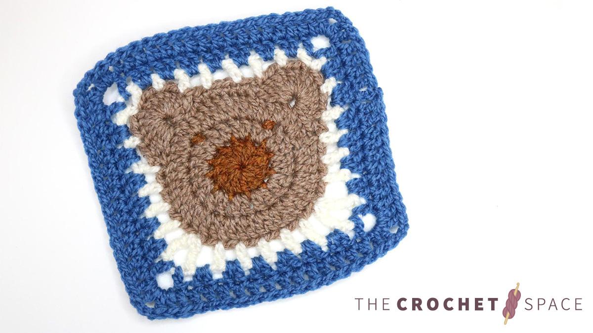 Teddy Granny Crochet Square || thecrochetspace.com
