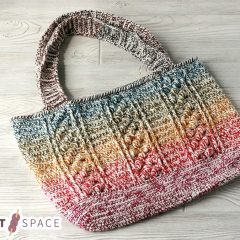 Textured Crochet Bobble Bag || thecrochetspace.com