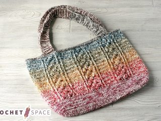 Textured Crochet Bobble Bag || thecrochetspace.com