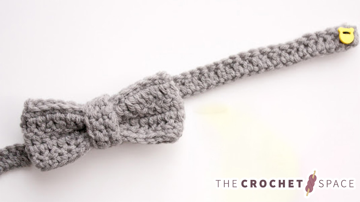 textured crocheted bow tie || editor