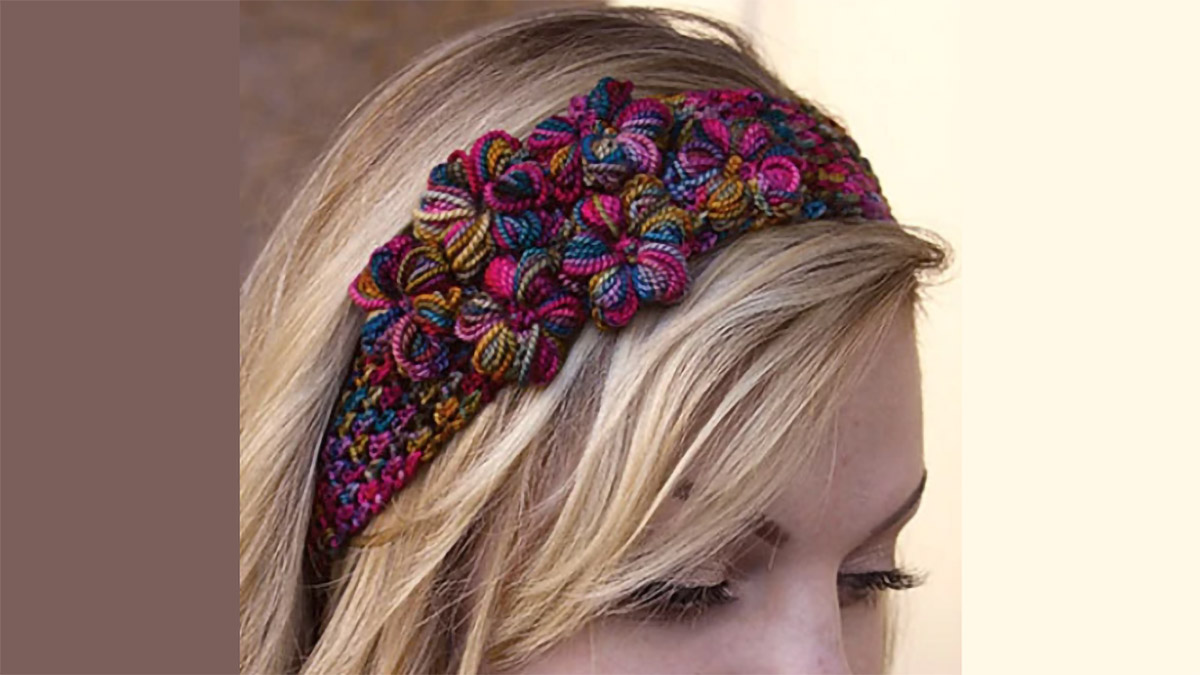 Thai Flowers Crochet Headband || thecrochetspace.com