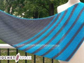 Tidal Wave Crocheted Shawl || thecrochetspace.com