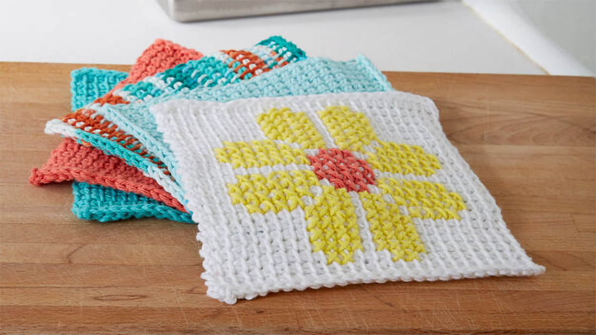 tunisian crochet flower dishcloths || editor