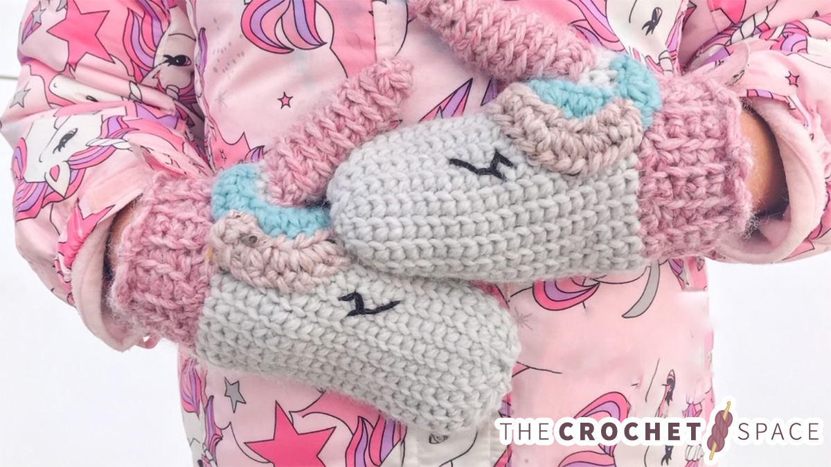 Unique Unicorn Crochet Mittens || thecrochetspace.com