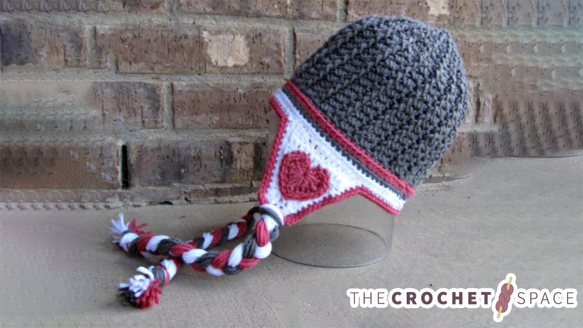 Valentine Crocheted Hat With Earflaps || thecrochetspace.com