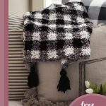 velvet plaid crochet blanket || editor