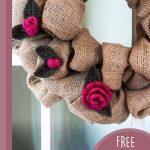 Versatile Crocheted Rosebud And Leaf. sack wreath with flowers entwined || thecrochetspace.com