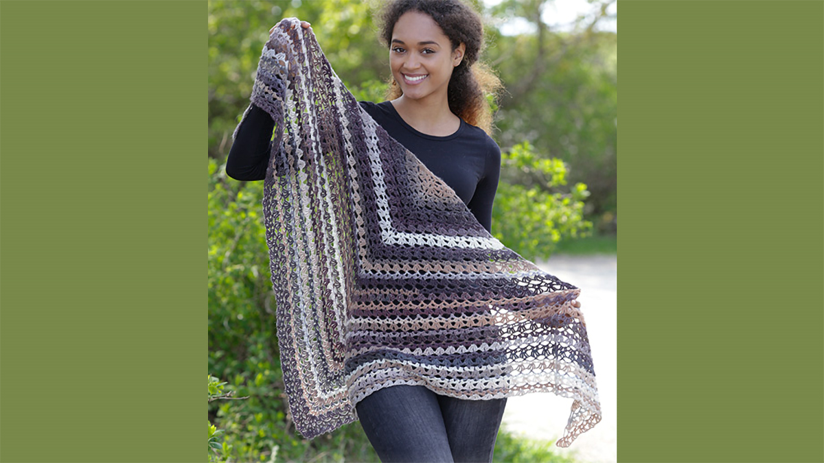 vintage chic crocheted shawl || editor