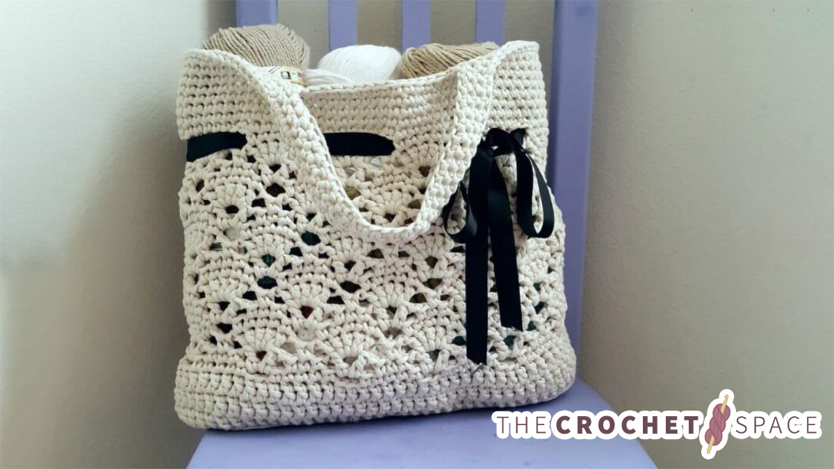 Vintage Crocheted Market Tote || thecrochetspace.com