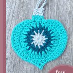 Vintage Holiday Crochet Ornament || thecrochetspace.com