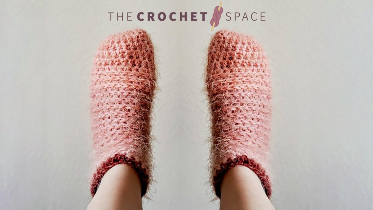 Winter Wonders Crochet Socks || thecrochetspace.com