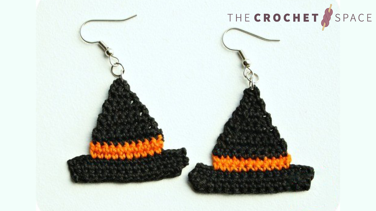 Witches Hat Crochet Earrings | thecrochetspace.com