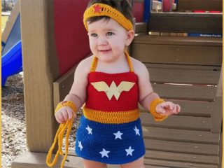 Wonder Woman Crochet Outfit || thecrochetspace.com